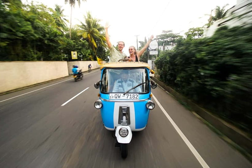 Colombo: Tuk Tuk City Highlights Tour with Lunch - Old Dutch Hospital and Colombo’s colonial side