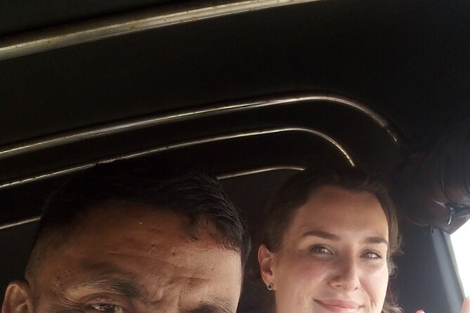 Colombo Tuk Tuk city tour with friendly Tuk driver(All inclusive) - Hindu temple color and quiet city parks