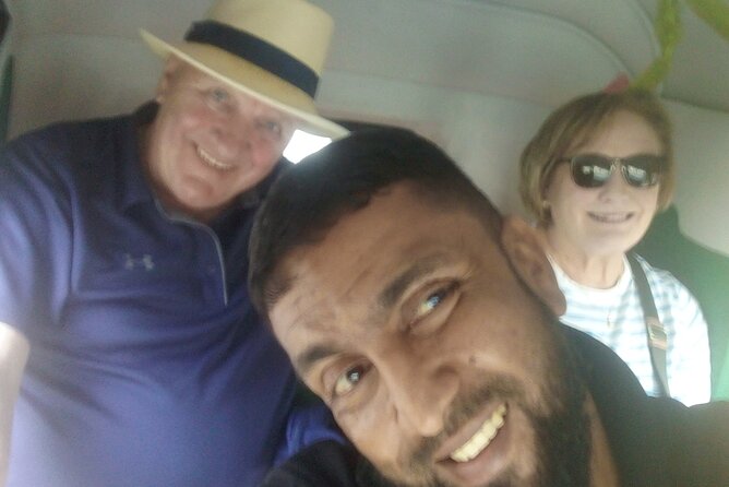 Colombo Tuk Tuk city tour with friendly Tuk driver(All inclusive) - Tea, crafts, and shopping stops