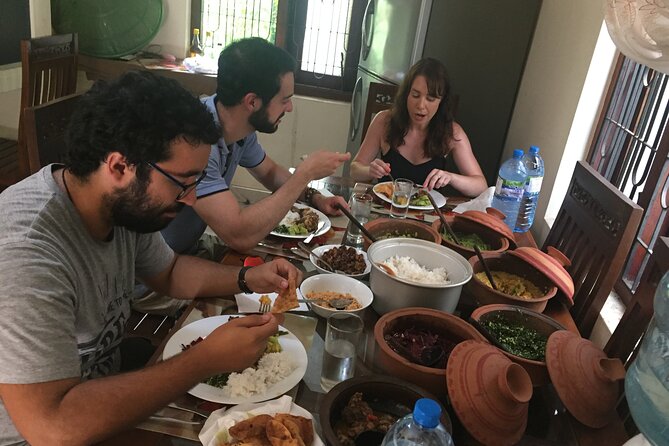 Cooking Classes in Sri Lanka - Cooking, tasting, and sitting down for dinner