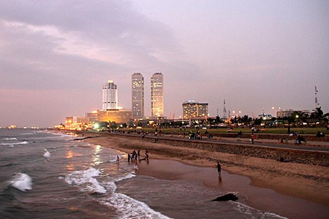 Day Colombo City Tour - Starting by the Sea at Old Parliament