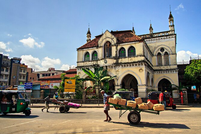 Explore Colombo by Tuk Tuk – All Entry Fees Included - Gangaramaya Temple begins the cultural side
