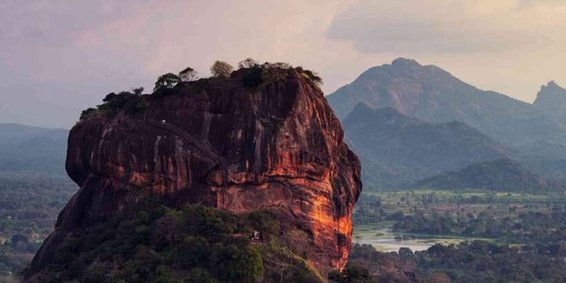 From Colombo: Sigiriya and Dambulla Full-Day Private Tour - The early road from Colombo to Dambulla