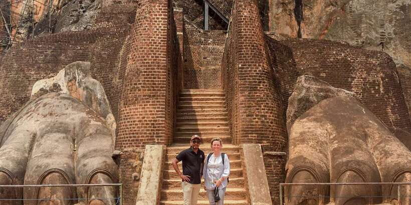 From Colombo: Sigiriya and Dambulla Full-Day Private Tour - Lunch before the Sigiriya climb