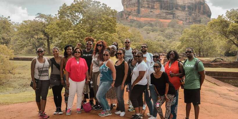 From Colombo: Sigiriya and Dambulla Full-Day Private Tour - Dambulla’s five caves and golden Buddha