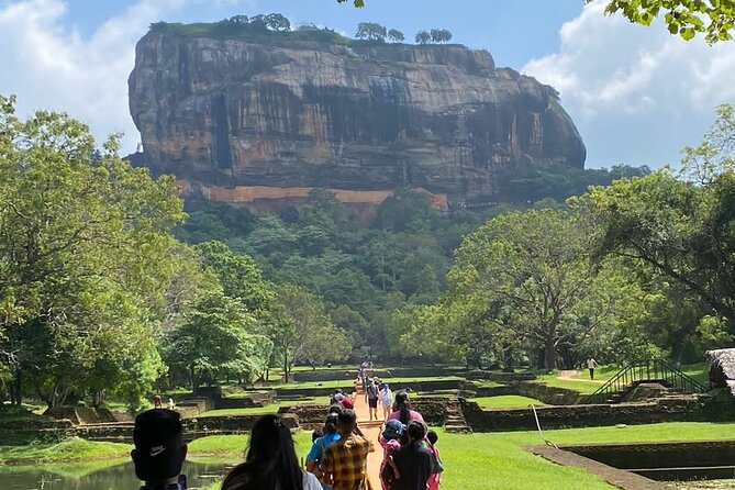 From Colombo to Sigiriya Fortress, Dambulla & Minneriya Safari - Dambulla Cave Temple on the return