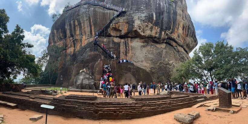 From Kandy: Sigiriya, Dambulla and Minneriya Private Tour - Lunch and a hands-on cooking class