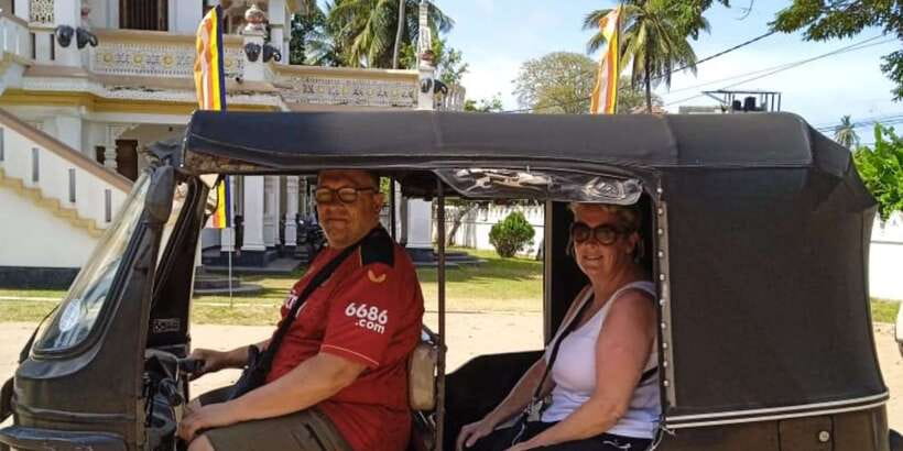 From Negombo: City Tour & Fishing Village Tour by Tuk-Tuk - Lellama fish market and the catamarans