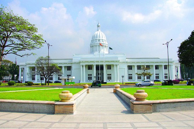 Full-Day Colombo City Tour (Private Car) - Dehiwala Zoo and Gangaramaya Temple