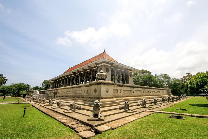 Full-Day Colombo City Tour (Private Car) - The Lotus Tower and Pettah