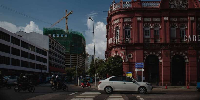 Guided Colombo Half-Day City Tour - Gangaramaya Temple is the cultural centerpiece