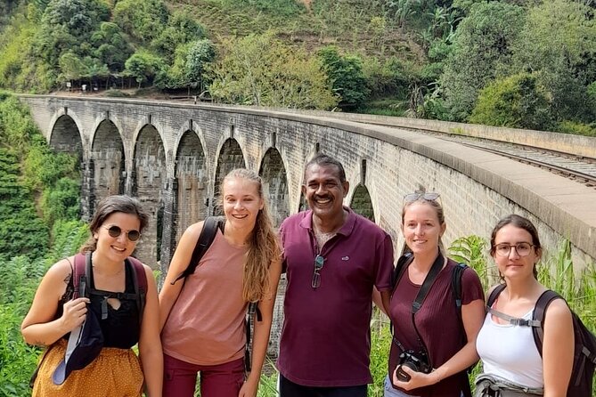 Highly recommended multi day tour in Sri Lanka - Day 3: Kandy’s gardens, temple, and evening dance