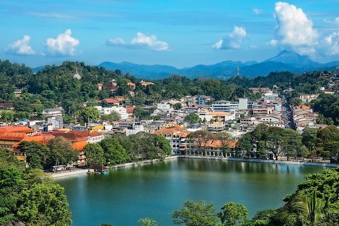 Kandy and Pinnawala Private Day Tour from Colombo/Negombo - Kandy viewpoint: a short final look at the city