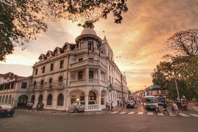 Kandy City Tour from Colombo - Kandy City Centre and time for food