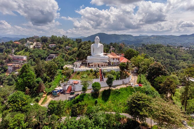 Kandy City Tour from Colombo - Bahiravakanda and the giant Buddha above Kandy