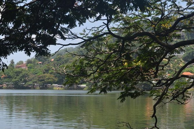 Kandy Full-Day Tour - Kandy Lake and the city’s mountain views