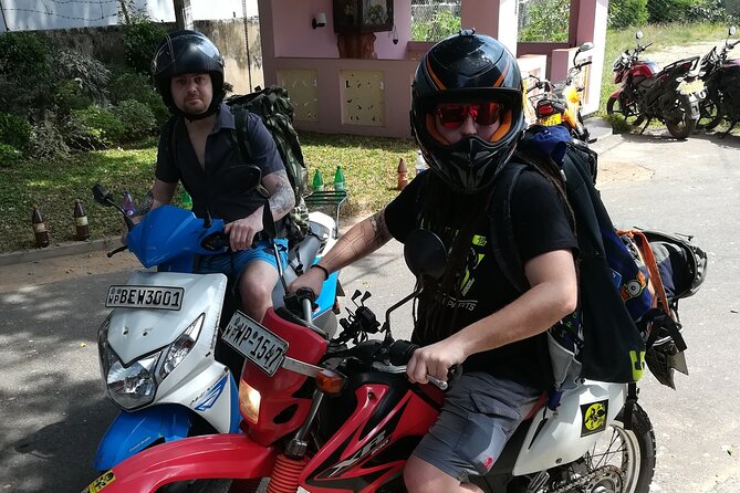 Motorcycle Rental in Negombo - Choosing between a scooter and a motorcycle