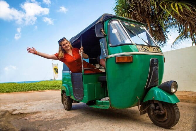 Negombo City Tour by Tuk Tuk - Dry fish, strong smells, and working beaches