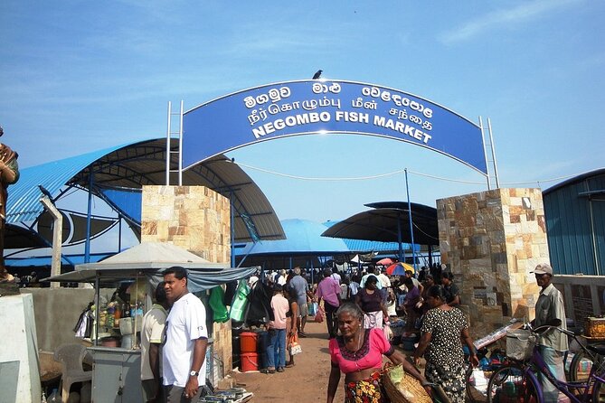 Negombo City Tour by TUK TUK with Rome - Angurukaramulla Temple and its dragon entrance