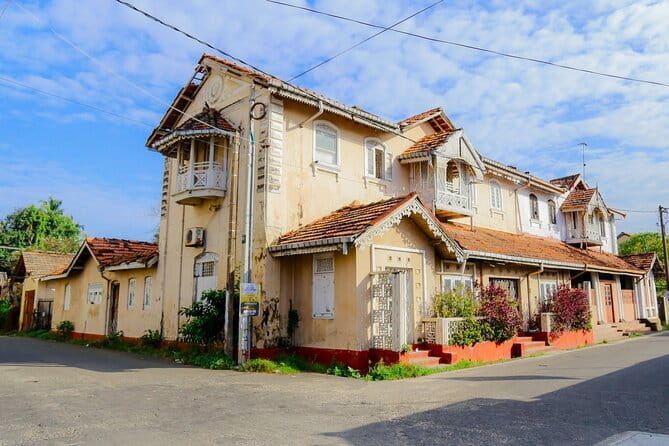 Negombo City Tour by Tuk Tuk - Sea Street, churches, and Hindu shrines