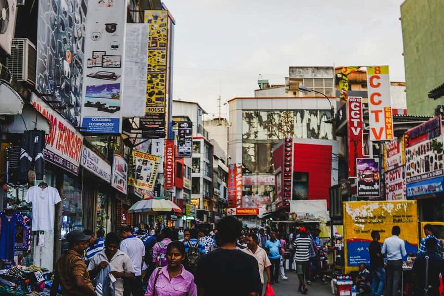 Negombo & Colombo: Full-Day Tour with Lunch - Pettah Market and Jami Ul-Alfar Mosque