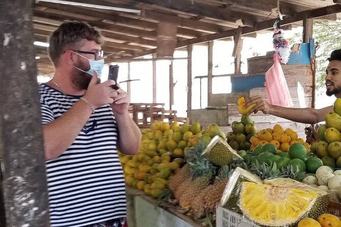 Negombo Express Food Tour with 7+ Tastings - Mushroom masala dosa and Sri Lankan short eats