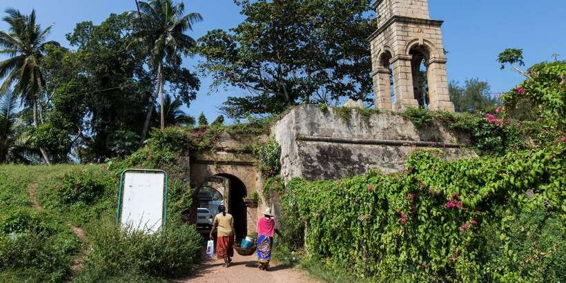 Negombo: Fishing Village Highlights Private Tour by Tuk Tuk - Sri Singama Kali Amman Kovil