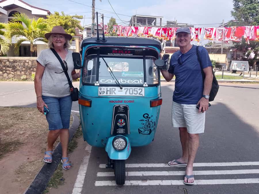 Negombo: Guided City Tour by Tuk Tuk with Hotel Pickup - Negombo Beach and the Coastal Side of Town