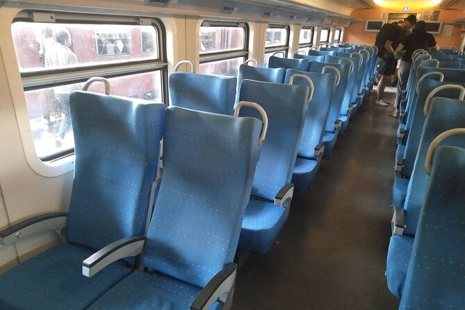 Nuwaraeliya (Nanuoya) to Ella Reserved Train Tickets - Second class or third class: what you receive