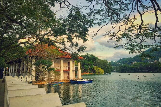 Private Car & English-Speaking Driver – Sri Lanka Island wide - What the $45 group price really offers
