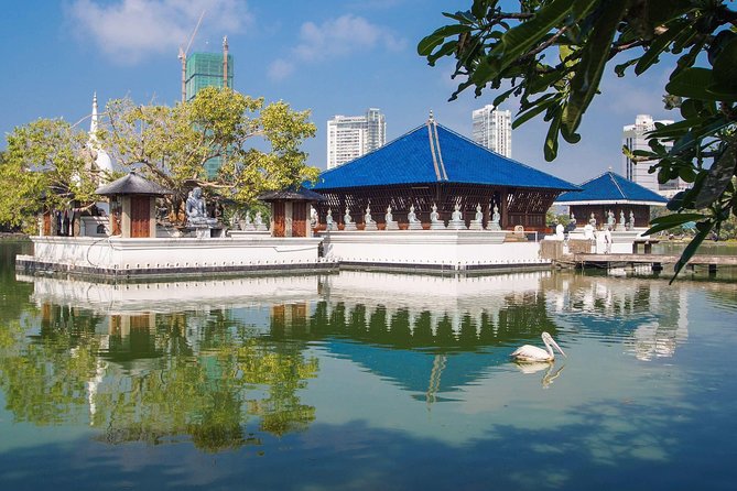 Private Colombo City Tour by Sri Lanka Private Drivers - Gangaramaya Temple and Beira Lake
