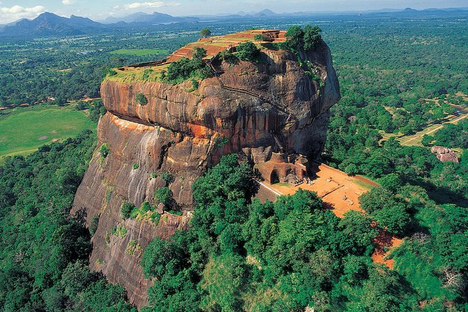 Private day tour to Sigiriya and Dambulla from Colombo - The five caves at Dambulla