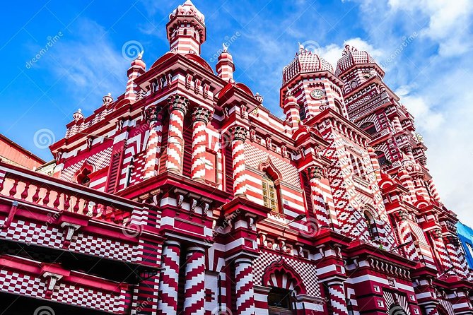Private Night Tour in Colombo with Street Food Tasting - Gangaramaya Temple beside Beira Lake