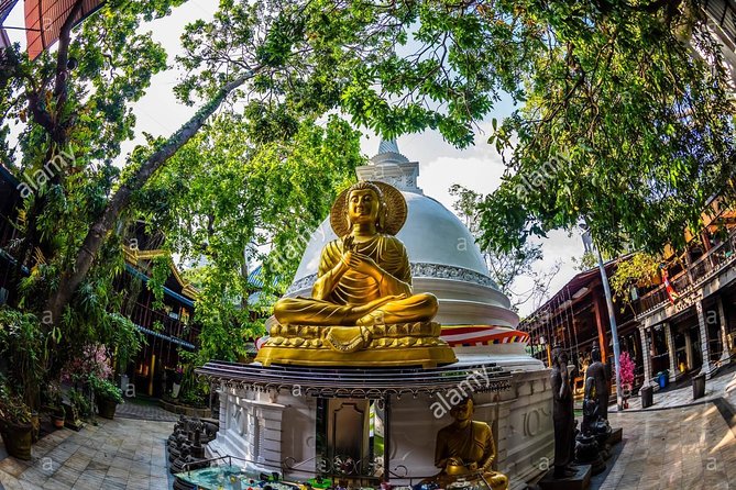 Private Night Tour in Colombo with Street Food Tasting - Arcade Independence Square after dark