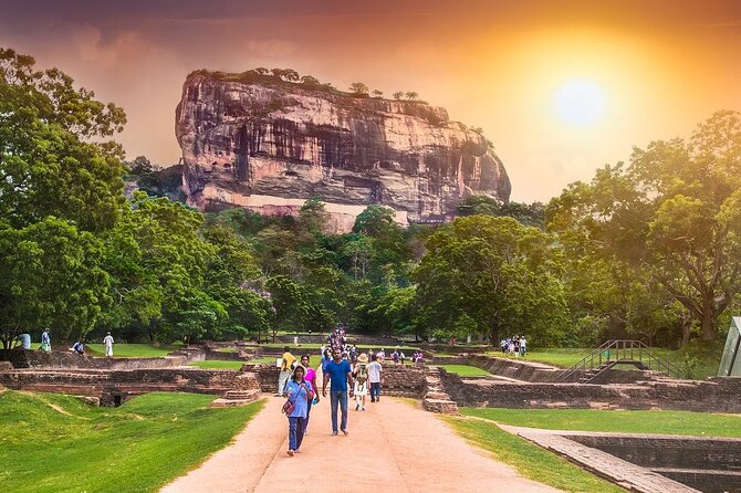 Private Sigiriya Day Tour and Authentic Sri Lankan Lunch Buffet - The village buffet: the most personal part of the outing