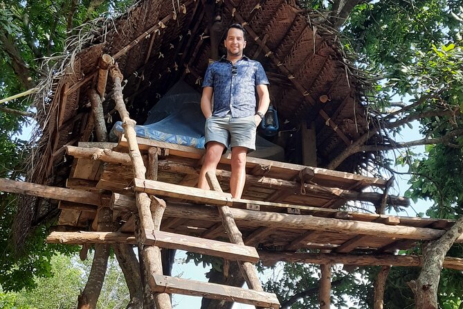 Private Sigiriya Day Tour and Authentic Sri Lankan Lunch Buffet - Oak Ray Woodcarving: a short look at local craft