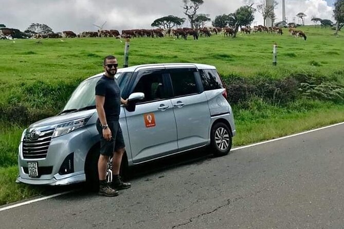 Private Transfer from Colombo Airport (CMB) to Colombo - The counter stop and move to the vehicle