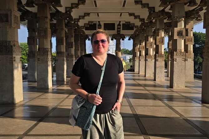 Ride and Explore Colombo and Food By Tuk Tuk Tour All Inclusive - Viharamahadevi Park and Wolvendaal Church