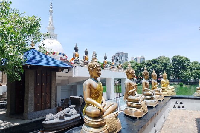 Shore Excursion Colombo Port to Mount Lavinia Beach & Colombo city For 4 - 6 Pax - Galle Face Green: Colombo by the Sea