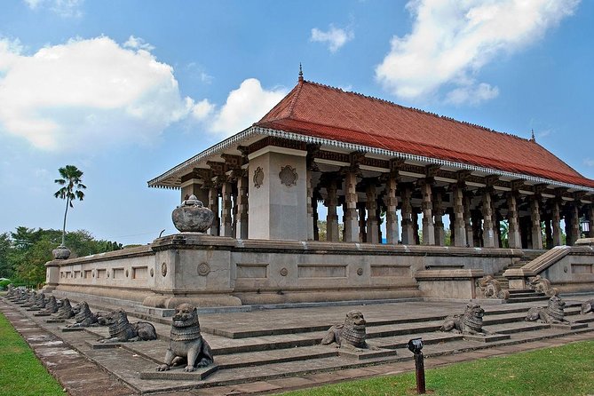 Shore Excursion Kelaniya Temple & Colombo City Tour - Key points at a glance