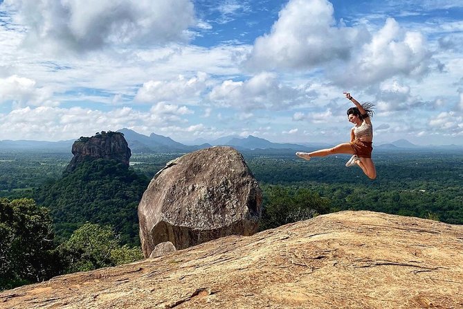 Sigiriya Rock and Dambulla Cave Temple Day Tour - Two major Sri Lankan sights from Colombo