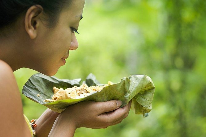 Sigiriya Rock and Dambulla Cave Temple Day Tour - Lunch before the climb at Sigiriya