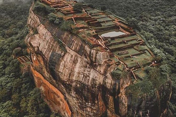 Sigiriya Rock and Dambulla Cave Temple Day Tour - Dambulla Cave Temple: one hour among statues and paintings
