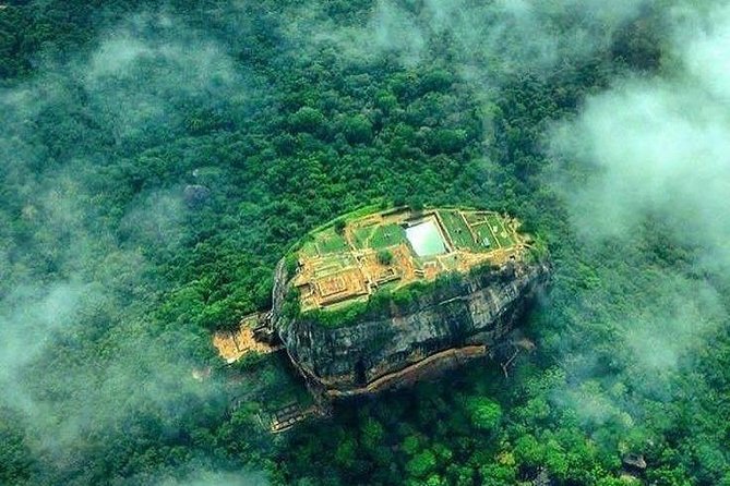 Sigiriya Rock and Dambulla Cave Temples from Negombo (All inclusive day tour) - Dambulla’s five painted cave shrines