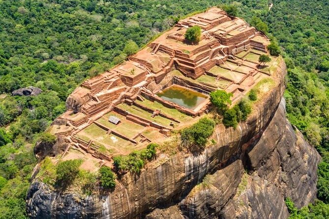 Sri Lanka 7 Days Tour - Why a private driver works well in Sri Lanka