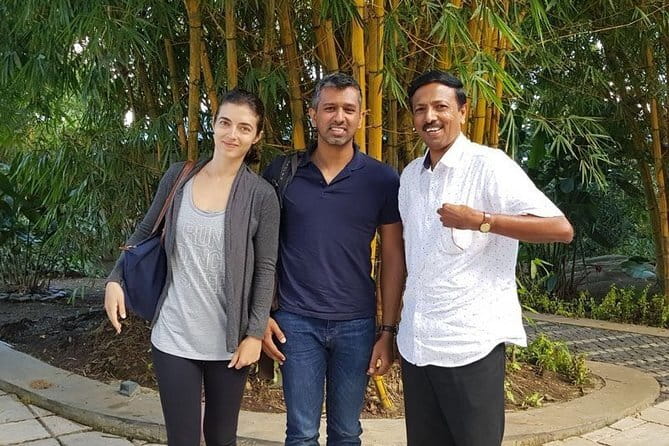 Sri Lanka Car and Driver Hire - Private Driver and Chauffeur - Communication is a major part of the service