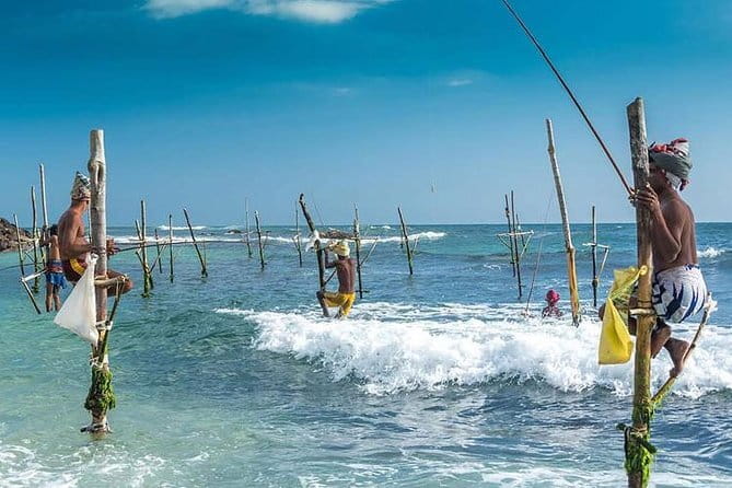 Sri Lanka Round Tour with English Speaking Driver Guide and Car - Routes to Sigiriya and Polonnaruwa