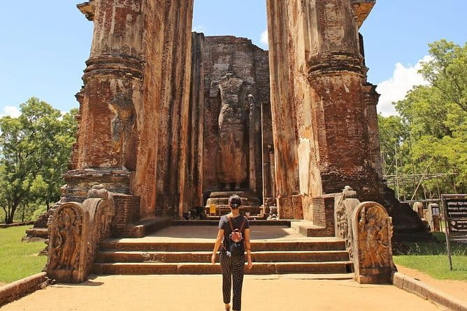 Sri Lanka V.I.P. private Tour package 4.N - 5 days oll including - The private guide can shape the whole trip