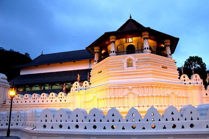 Tailor-made Multi-day Private Tour Packages in Sri Lanka - Day 1: Dutch Canal and a gentle start in Negombo