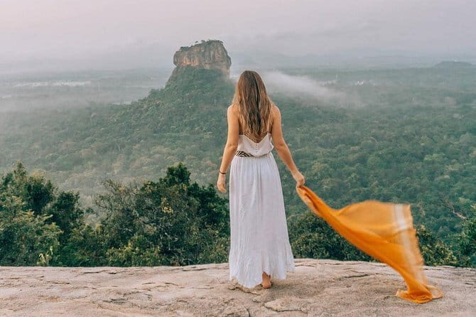 Tailor-made Multi-day Private Tour Packages in Sri Lanka - Day 5: Nanu Oya to Ella by train